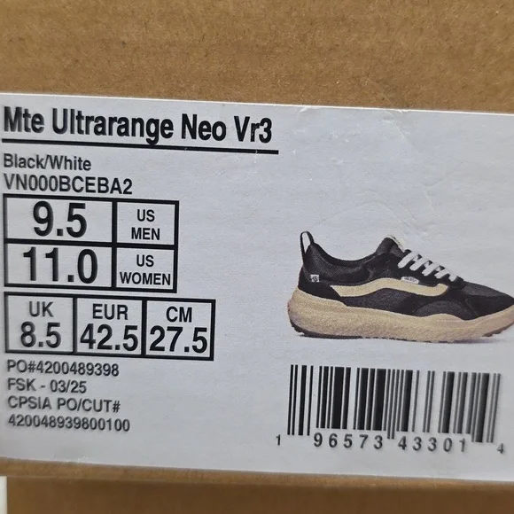 Vans MTE Ultrarange Neo VR3 Black White Mens 9.5 Womens 11 New